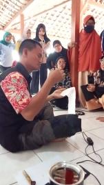 Pelatihan Membatik Hari Pertama di Kalurahan Plembutan: Kembangkan Keterampilan dan Ekonomi Kreatif