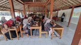 KKN UII Gelar Sosialisasi Kader Kesehatan Jiwa dan Caregiver di Kalurahan Plembutan